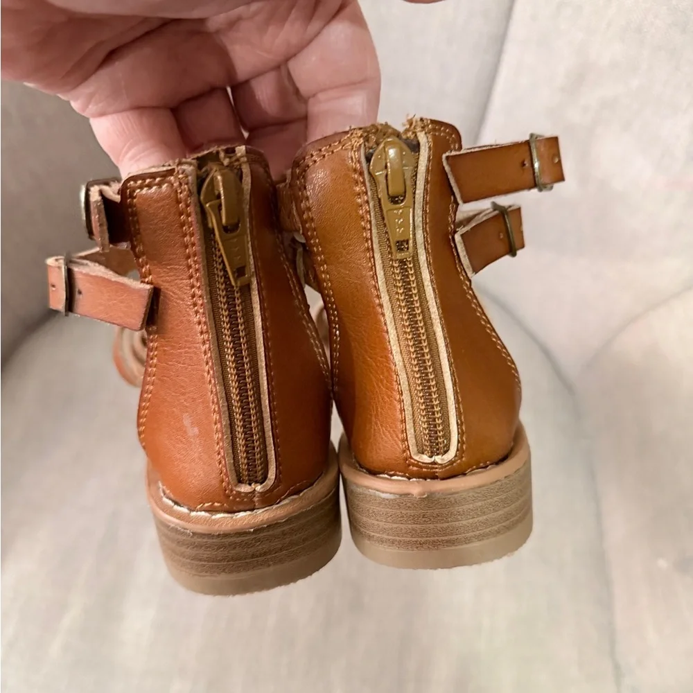 Universal Thread sandals - Picture 3 of 5